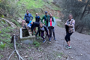 Cómo evitar lesiones al correr por senderos de Málaga